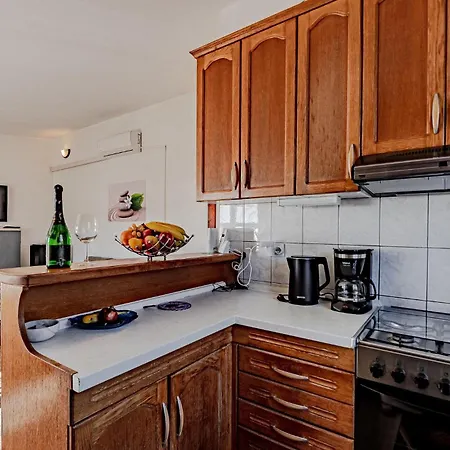 2 Bedroom Stunning In Дом отдыха Вела-Лука