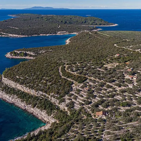 2 Bedroom Stunning In *