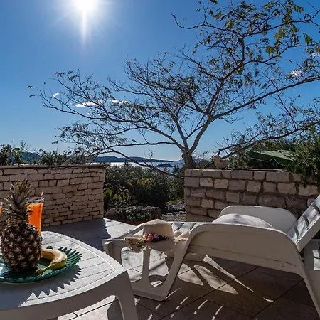 2 Bedroom Stunning In * Вела-Лука