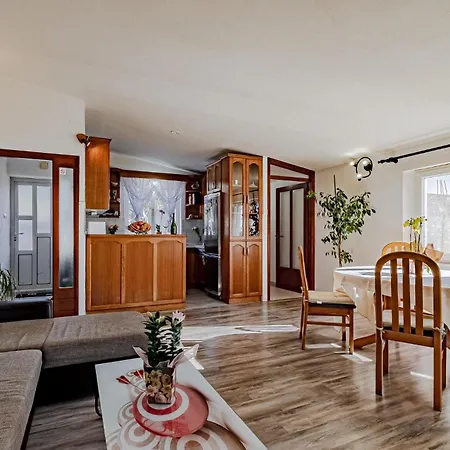 2 Bedroom Stunning In Prázdninový dům *