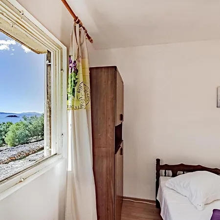 2 Bedroom Stunning In Prázdninový dům Vela Luka