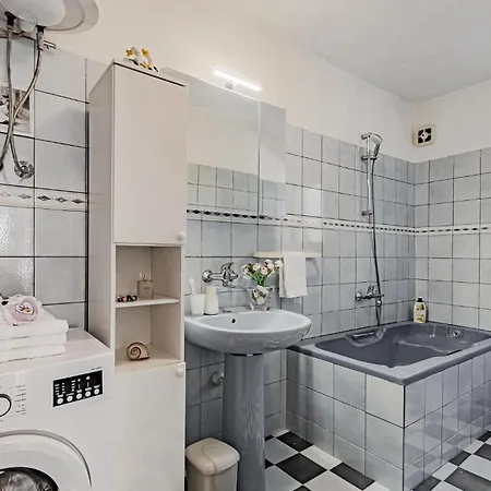 Prázdninový dům 2 Bedroom Stunning In Vela Luka